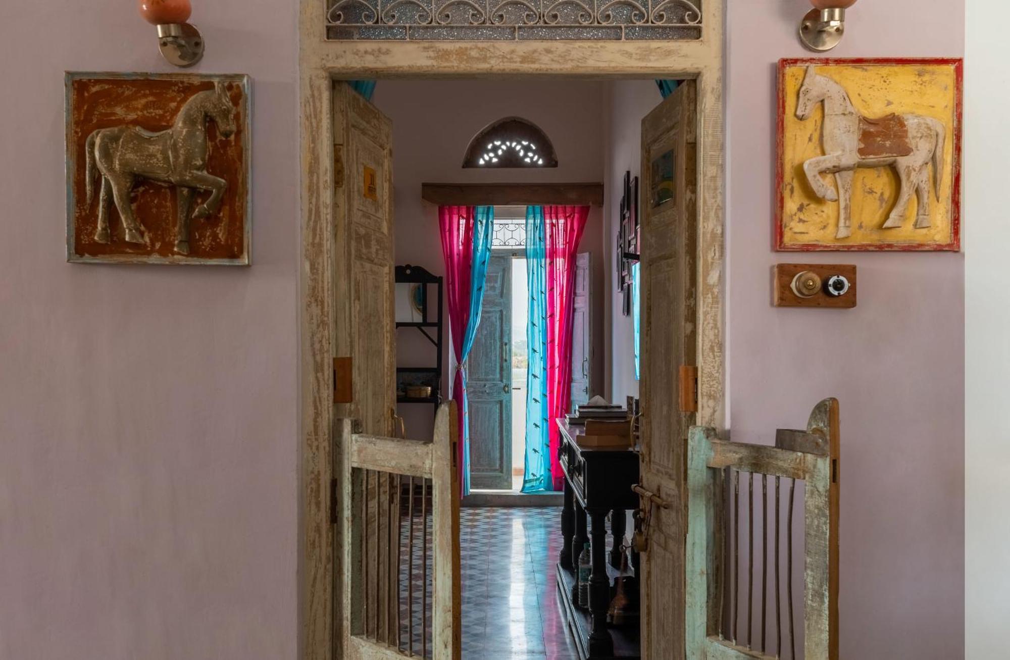 Kol Pol Mohalla Boutique Stay ウダイプル エクステリア 写真