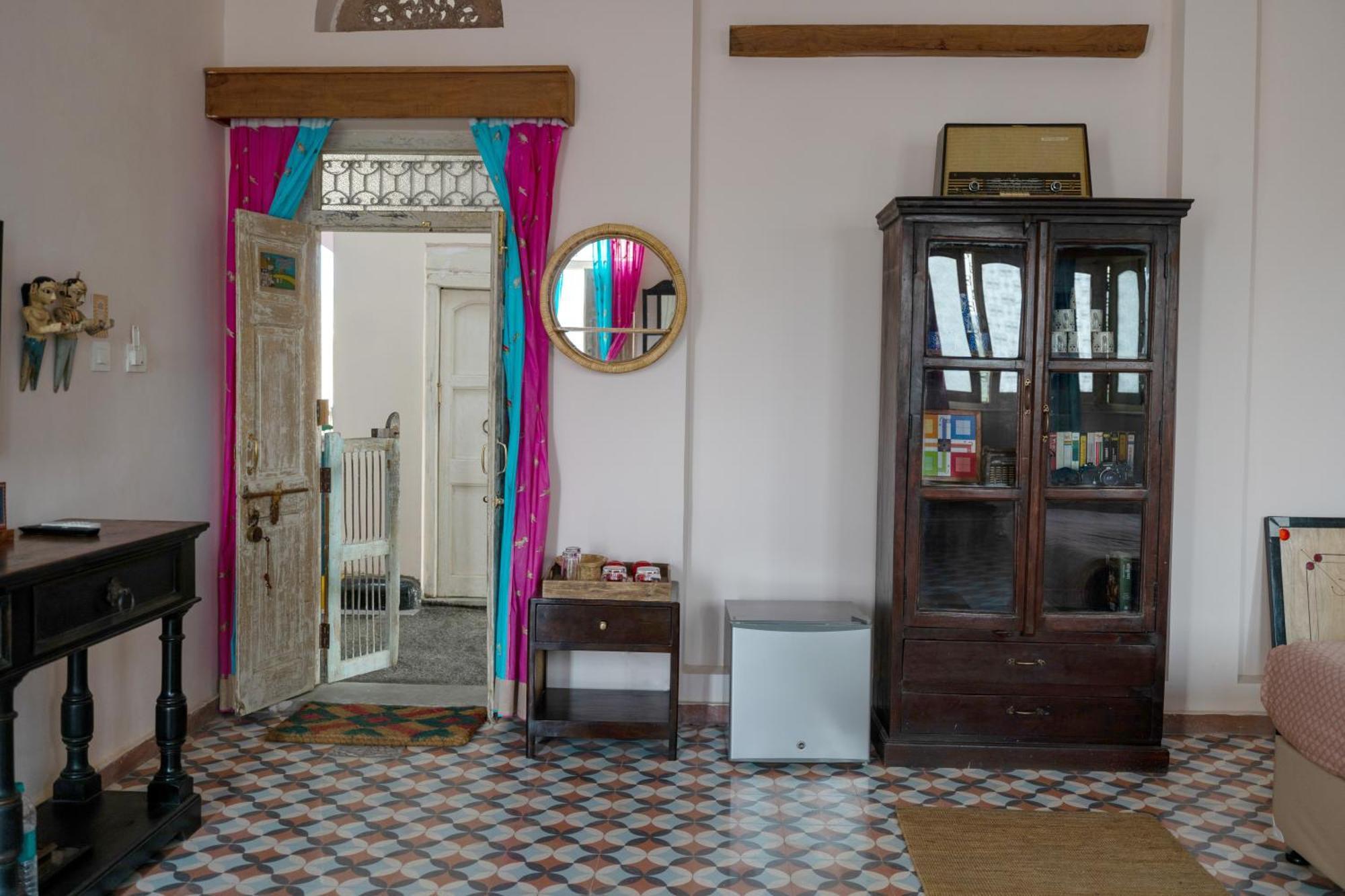 Kol Pol Mohalla Boutique Stay ウダイプル エクステリア 写真